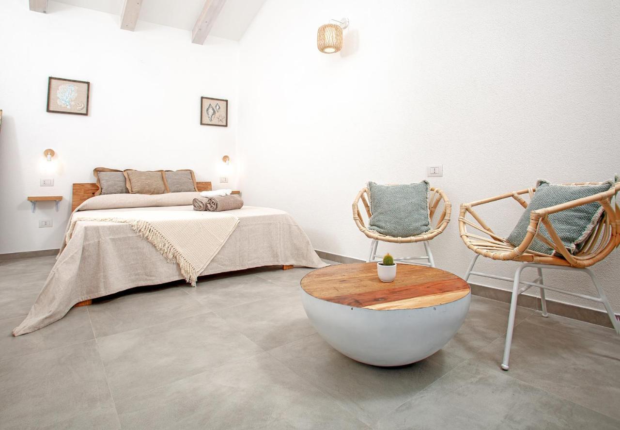 La Casa Di Memmi Suites & Rooms サンタ・テレーザ・ガッルーラ エクステリア 写真